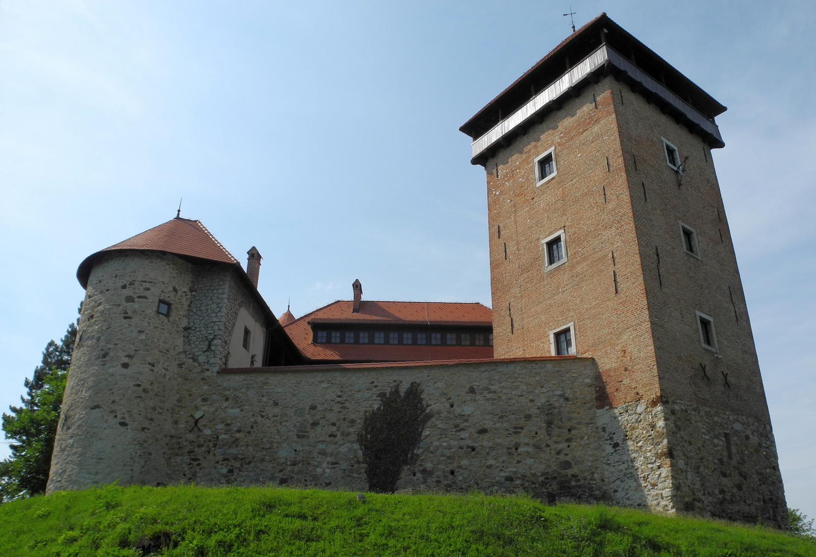 Chapter 11 in which Estonia suddenly gives us residence permits, but we are not sure if we want them anymore, and we go to Dubovac Castle instead