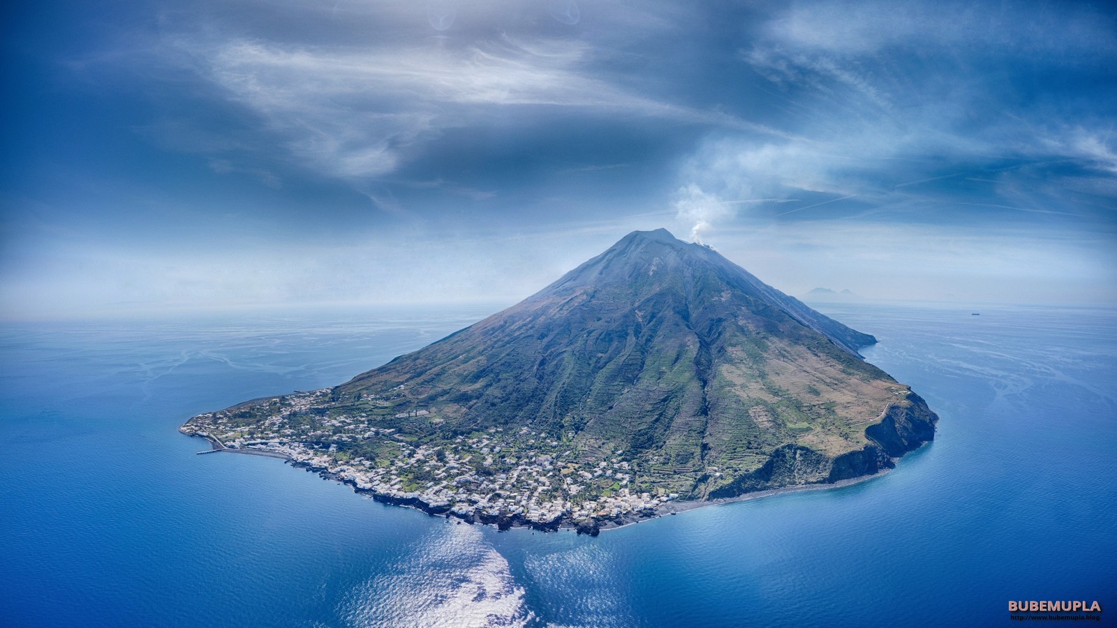 Chapter in which we finally visit Stromboli